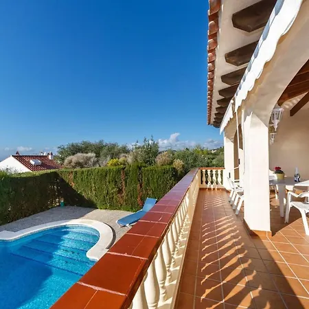 Villa Casa Santa - 3 Bedrooms With Sea Views - Great For Families *