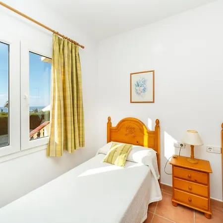 Casa Santa - 3 Bedrooms With Sea Views - Great For Families *