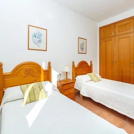 Villa Casa Santa - 3 Bedrooms With Sea Views - Great For Families *